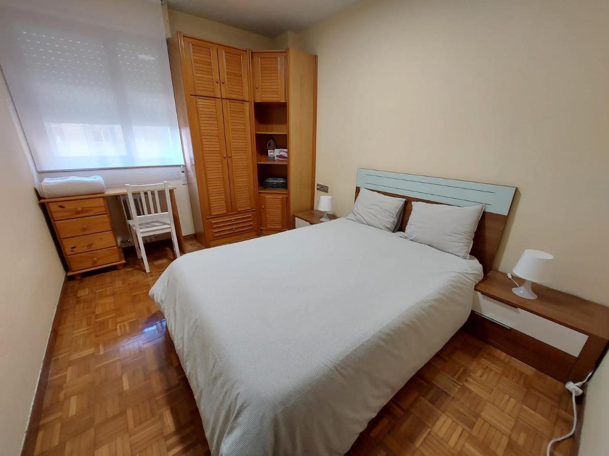 Piso Sencillo Y Acogedor Con Parking Gratuito Lejlighed Baranain Eksteriør billede