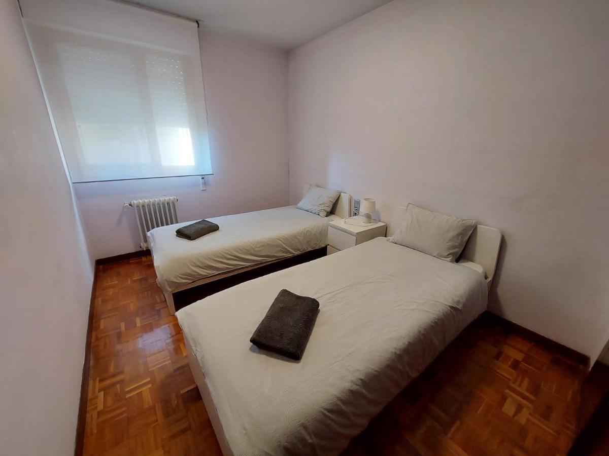 Piso Sencillo Y Acogedor Con Parking Gratuito Lejlighed Baranain Eksteriør billede